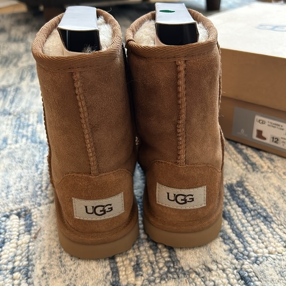 Ugg kid size 12 NIB - Picture 5 of 5